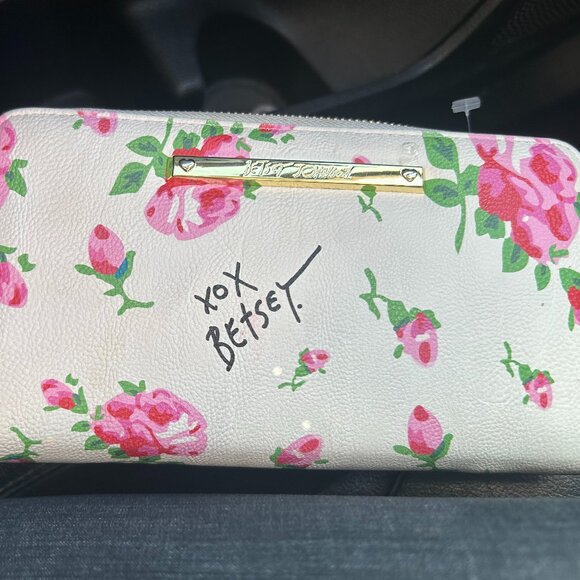 Betsey Johnson Wallet - Picture 1 of 4